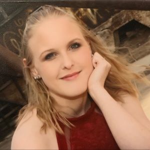 Meet your Posher, Andrea